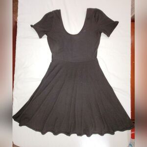 Yelete Size Small Classic Black Short Sleeve Mini Dress